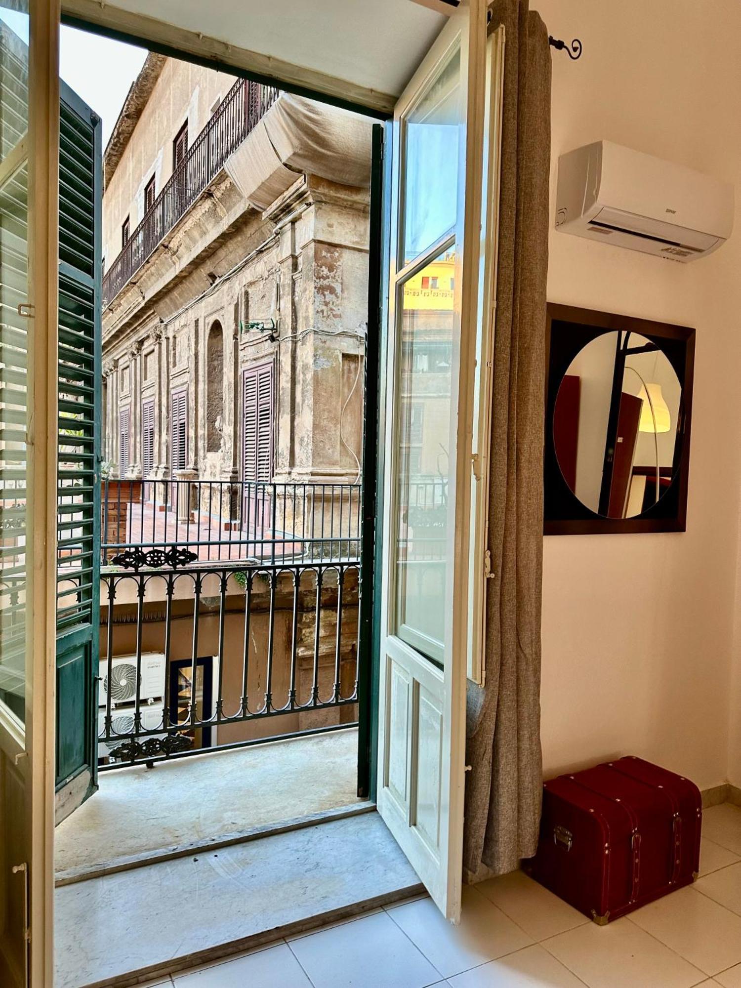 A Un Passo Dal Massimo 2 Apartment Palermo Exterior photo